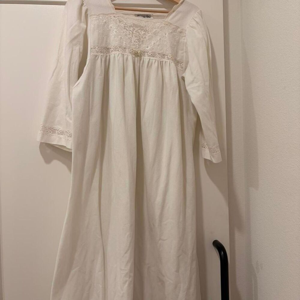 Vintage 90s Christian Dior White Flannel & Lace Nightgown - Maxi - Size L